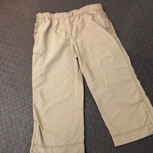 EDDIE Bauer women’s nylon khaki Capri pants. EUC!
